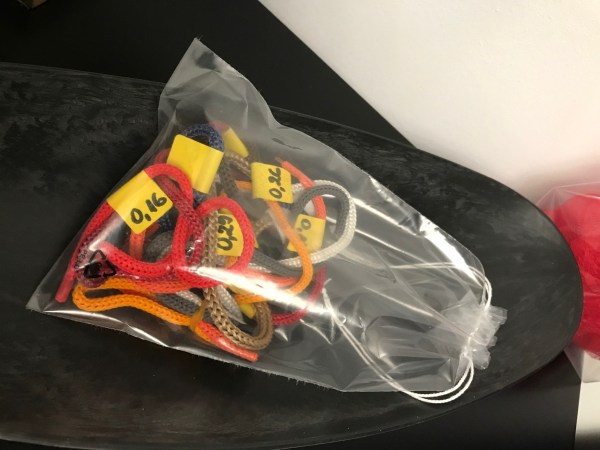 215. Pungi snur textil 400 x 570 (600) mm, 50µ - 1.000 buc.